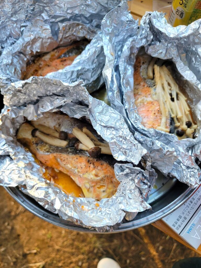 バター香る秋鮭とキノコのちゃんちゃん焼き