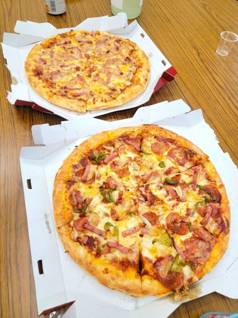 ピザは別腹ですよね